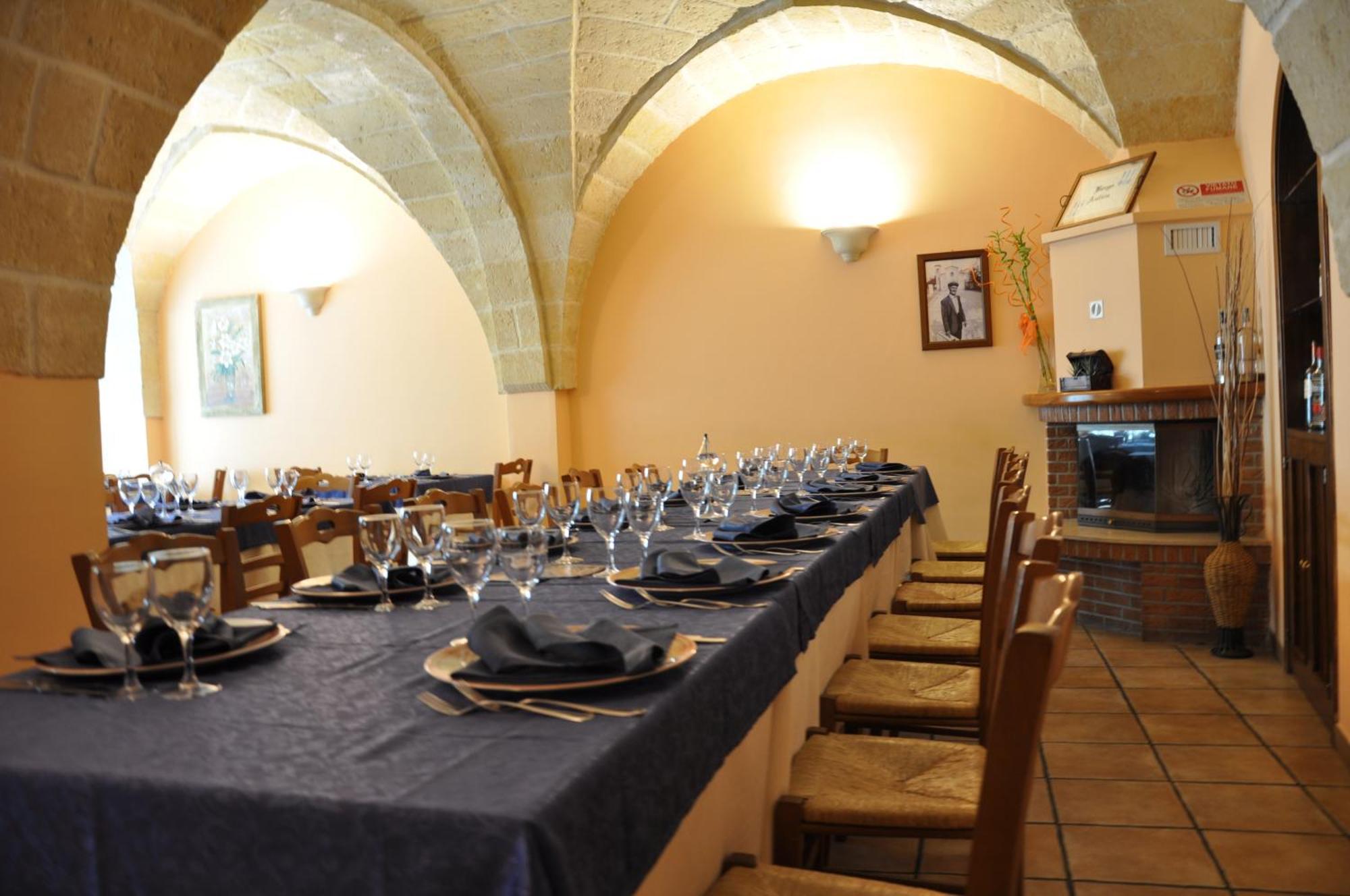 Al Borgo Antico Ristorante E B&B Crispiano Exteriör bild