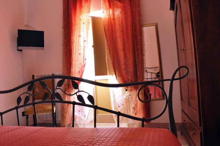 Al Borgo Antico Ristorante E B&B Crispiano Exteriör bild