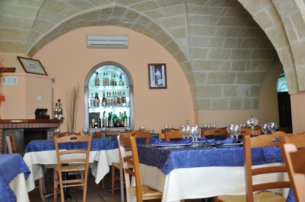 Al Borgo Antico Ristorante E B&B Crispiano Exteriör bild